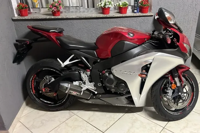 CBr 1000 Fareblade