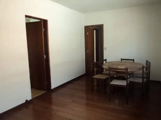2 quartos com 3º reversível com 1 suite na Rua Leopoldina - Santo Antônio