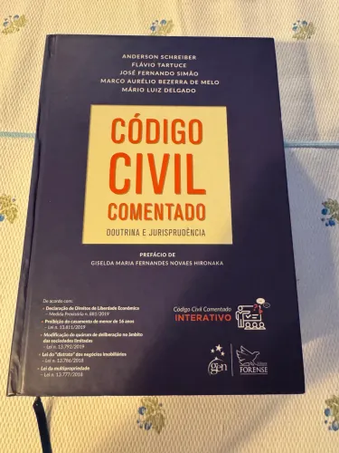 Livro de Código Civil Comentado