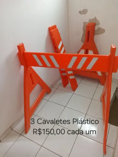 3 Cavaletes Plástico