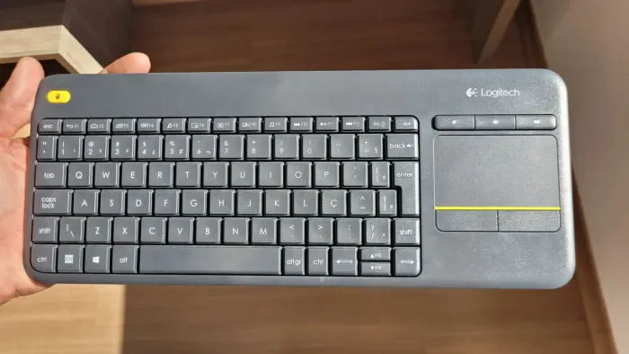 Teclado sem fio Logitech K400 plus