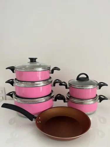 Vende-se jogo de panelas