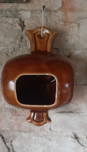 Antiga Casa de Pomba  Decorativa em Cerâmica .
