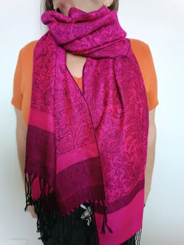 Lenço Pashmina Rosa Vibrante com Franjas