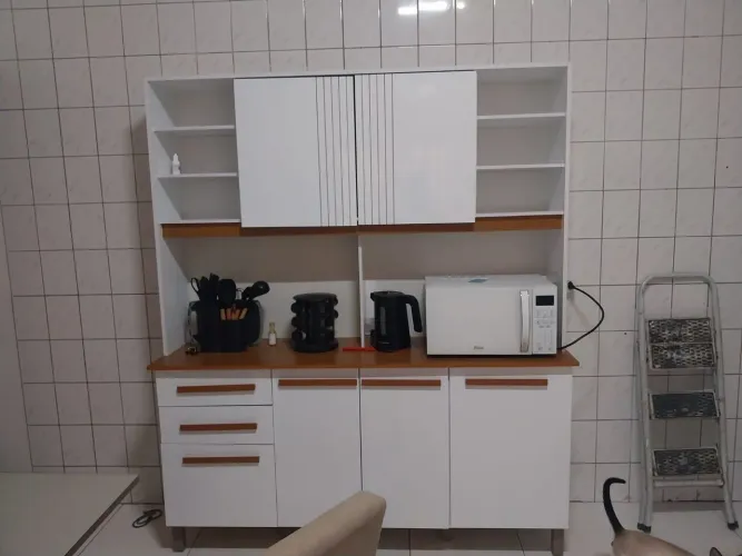 ARMÁRIO DE COZINHA