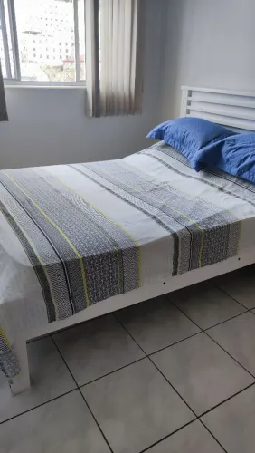 Cama casal com colchão 