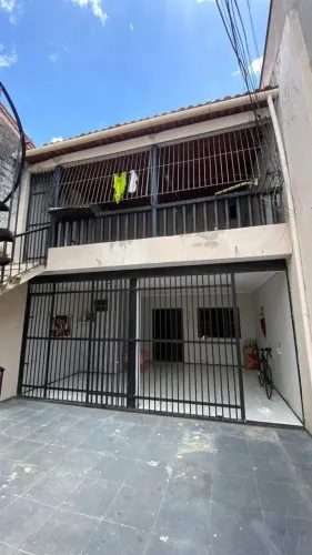 Imóvel a venda no bairro Quintino Cunha | 2 Casas + 2 Kitnetes | 250m²