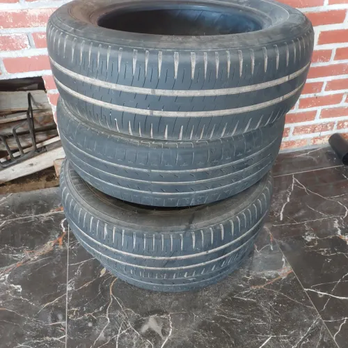 Vendo ou troco pneus aro 15 por aro 14