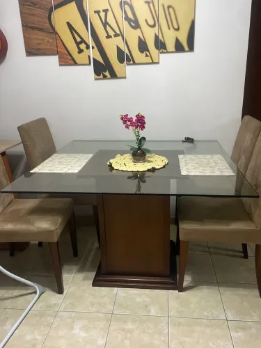 Mesa de vidro 1.20/1.20m Base em madeira! Oba sem cadeiras!