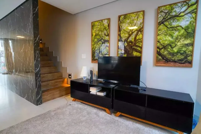 Sobrado à venda em Santo André (Jardim Las Vegas) com 3 suítes e 4 vagas