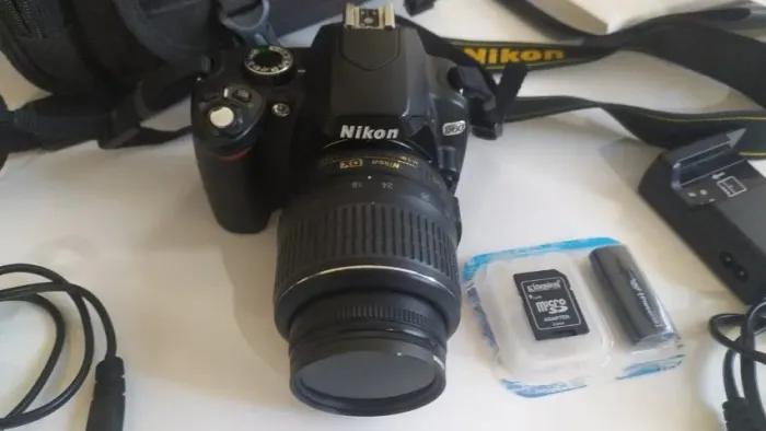 nikon d60  + acessorios e estudio portatil
