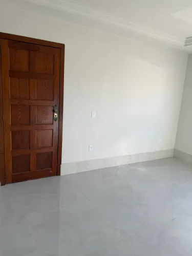 Alugo Apt 3 quartos com suíte em Santa Monica Vila Velha és