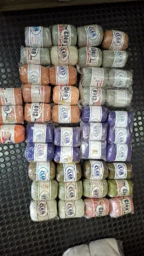 Lote 46 Linha Clea 1000, cores variadas 