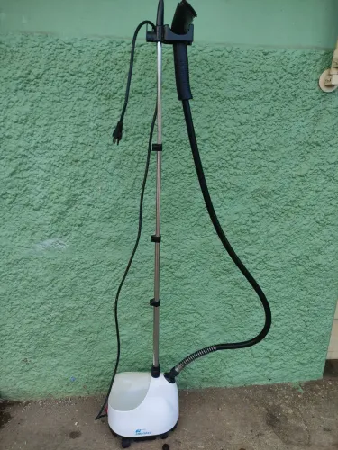 Passador de roupas a vapor