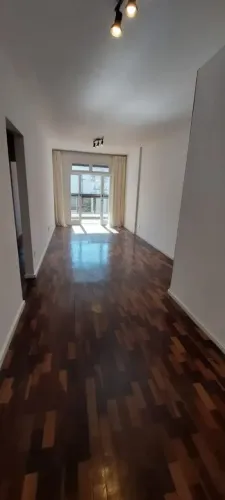 Imóvel para venda possui 113 metros quadrados com 3 quartos em Centro - Petrópolis - RJ