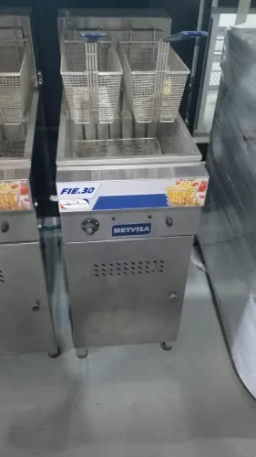 Fritadeira Elétrica Água e Óleo Metvisa 30 Litros 12000W Trifásico 220V FIE30220T