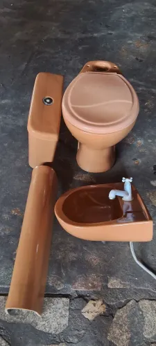 VENDE-SE CONJUNTO DE BANHEIRO DA MARCA ELIZABETH