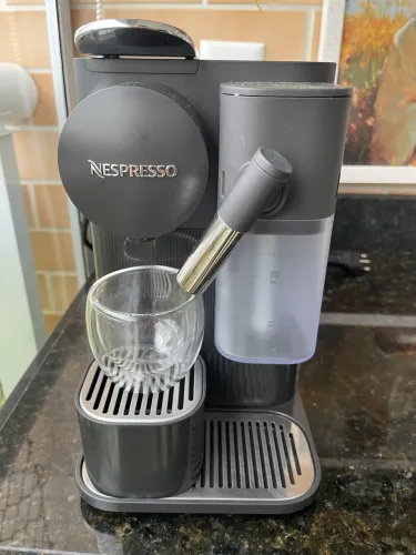 Máquina de café Nespresso Lattíssima 
