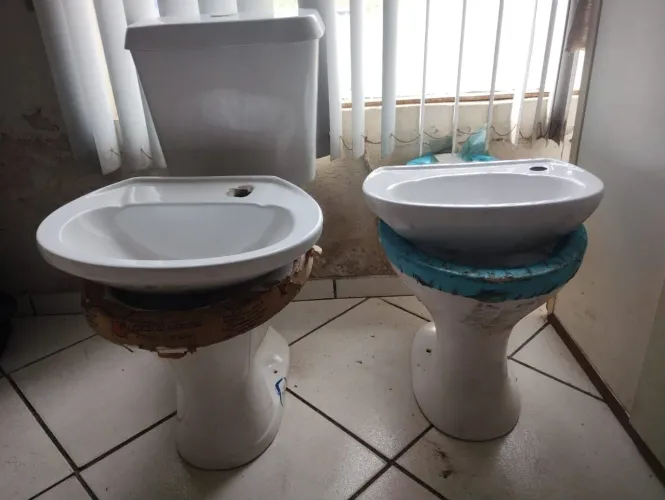 Cuba pia vaso sanitário caixa de descarga louça 