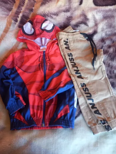 Roupas de crianças pouco uso calça da anjos e corta vento homen ara 50 cada peça