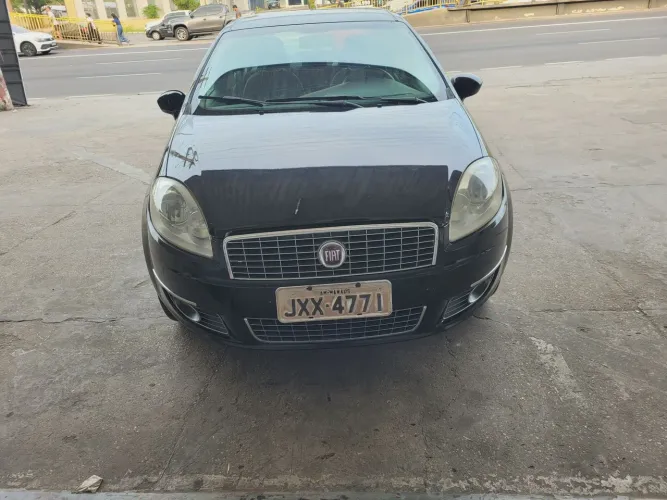 Fiat Linea Essence 1.8 Flex 16V 4P 2013