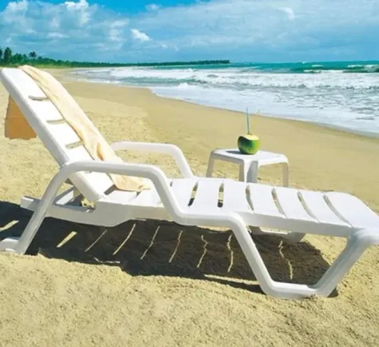 Espreguiçadeira,mesa para Drink tramontina