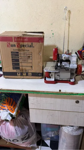 Máquina costura overlock