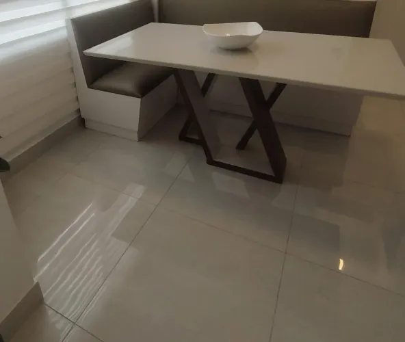 Canto alemão, mesa e jogo.