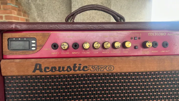 Cubo Meteoro M-70 para violão 