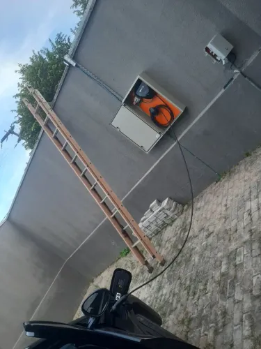 Instalação de corregadores de carros elétricos.