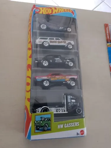Carrinhos hot Wheels.