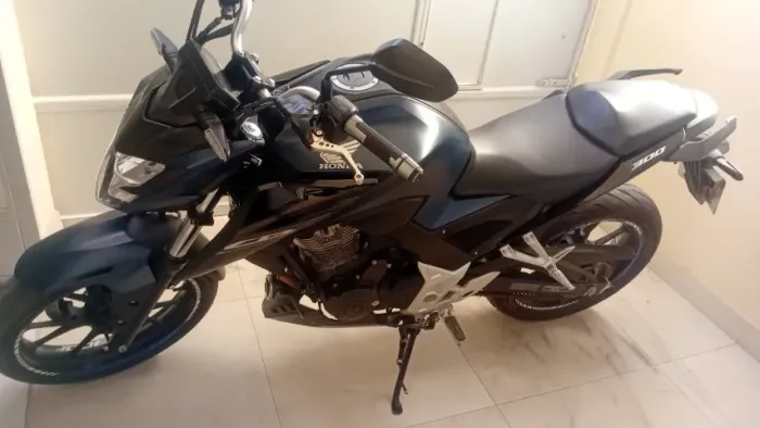moto nova apenas 9 mil km