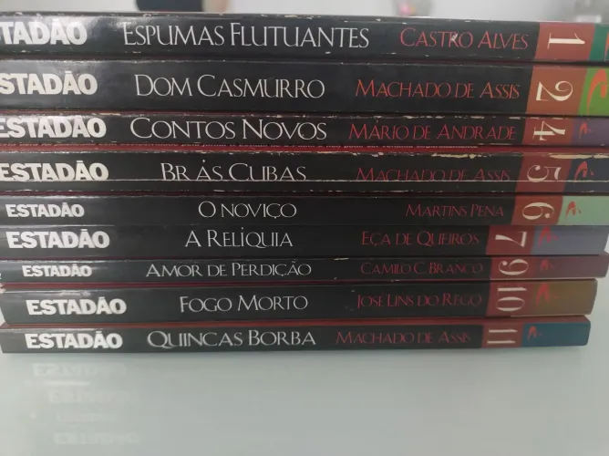 Coleção Estadão com 9 livros clássicos da literatura