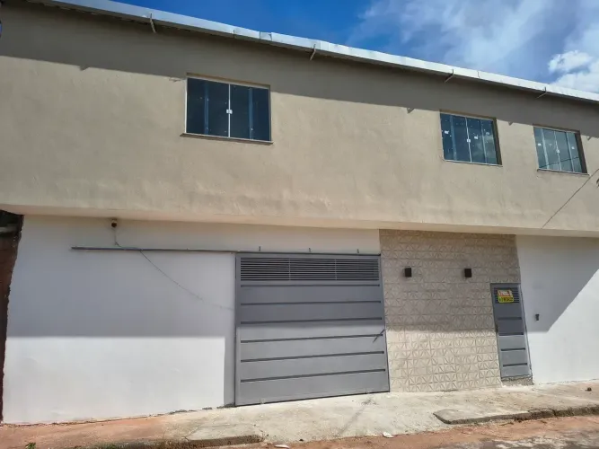 Casa para venda tem 130 metros quadrados em Cidade Nova - Santana do Paraíso - Minas Gerai
