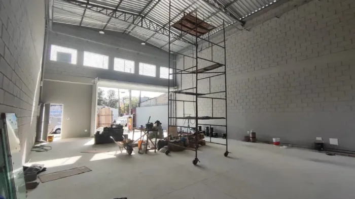 Galpão Comercial para locação na Vila Ipiranga - 139,82m²