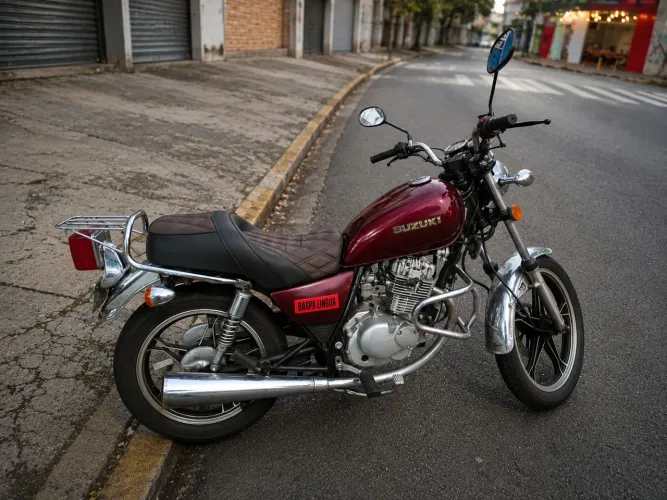 Suzuki / Intruder 125