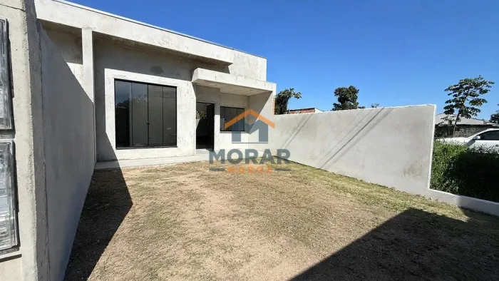 Casa nova com 02 dormitórios em Praia de Leste