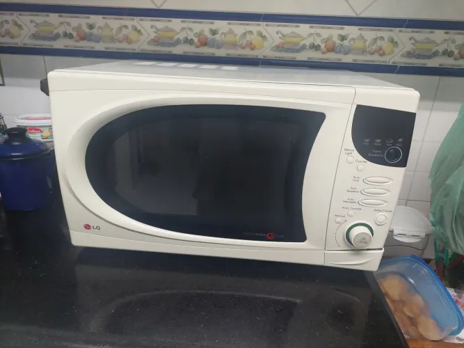 Micro-ondas LG 1400w forno1050w 