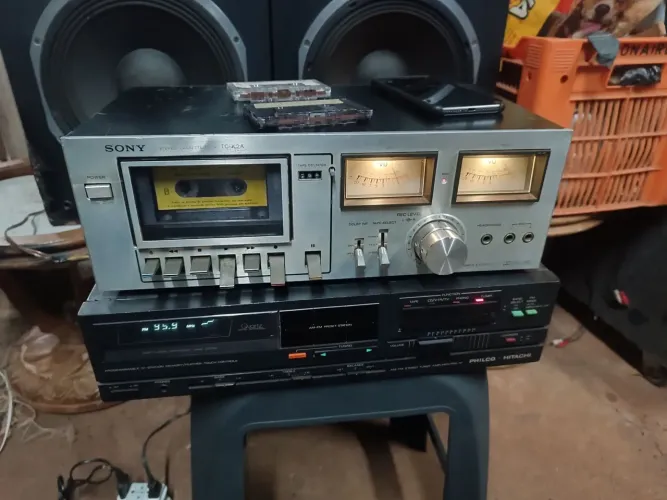 TAPE deck Sony funcionando certinho marcas de uso pequenno amassado em cima do mais certo 