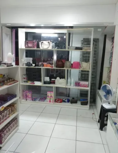 Estante vitrine para comércio