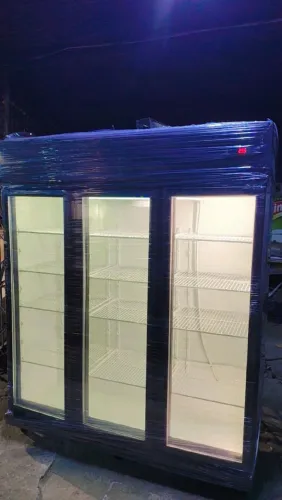 Expositora 3 portas 1300 litros com luz de led é aqui no Empório Eletros Refrigeração!!!