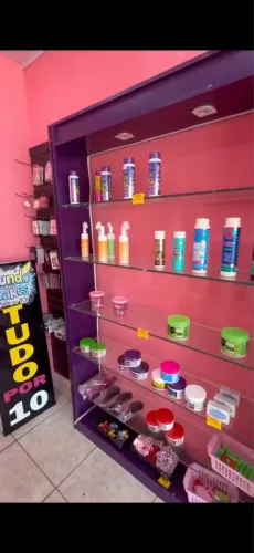 Vendo toda estrutura de loja de maquiagem c fornecedores 