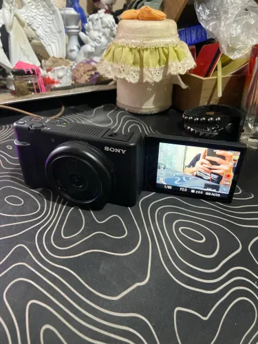 Vendo câmera digital Sony Vlog ZV-1F
