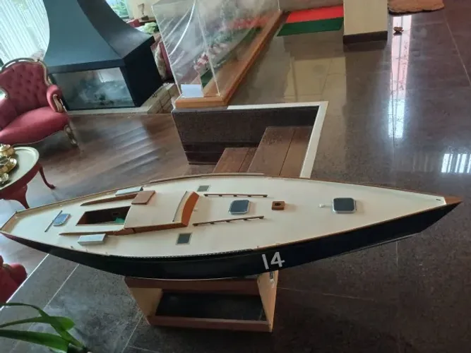 Replica de Veleiro de corrida Decada de 30