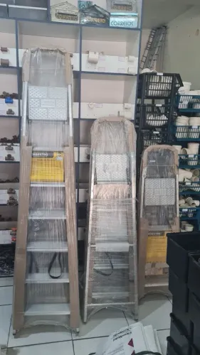 Escadas de alumínio vários tamanhos. 