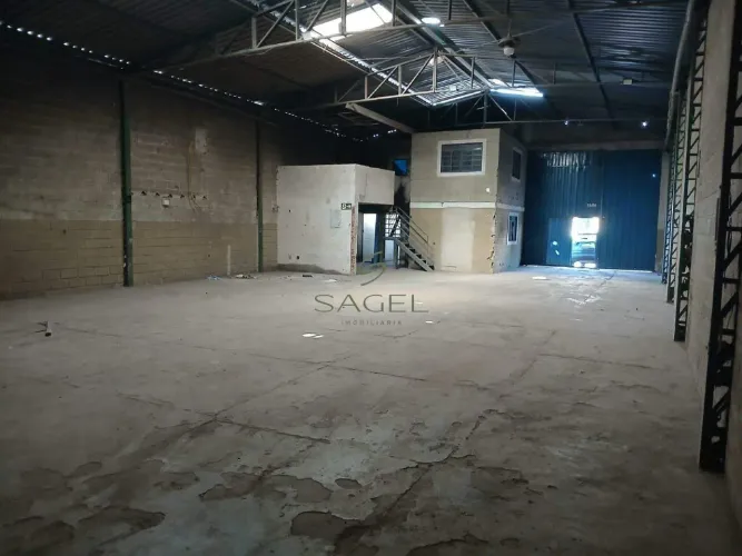 Galpão com 360m² para alugar no Jardinópolis