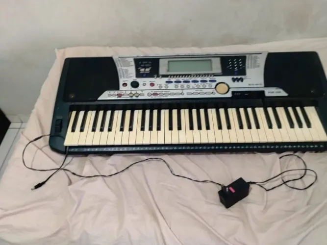Teclado Yamaha PSR-550 c/ Entrada USB + Capa Acolchoada (Preço p/ Sair Hoje)