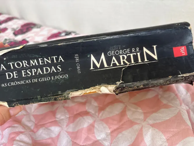 A Tormenta de Espadas - George R. R. Martin - Livro 3