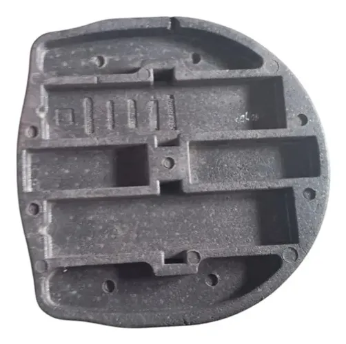 Tampa Isopor Estepe Porta Malas Gm Onix 2014 2024 52057993 Preto