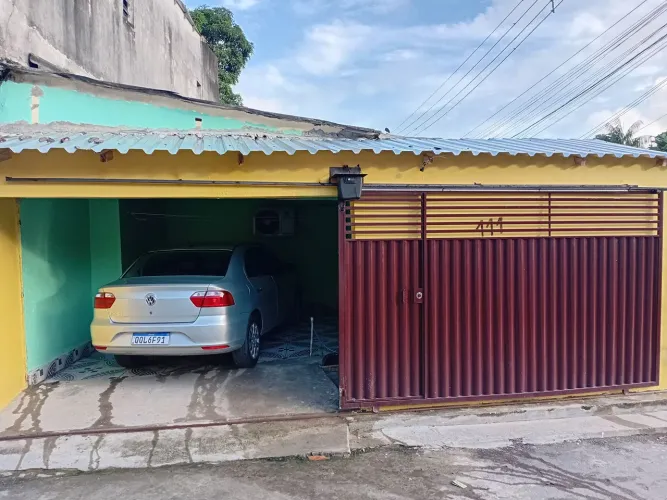 Vende uma casa junto com uma kit net 